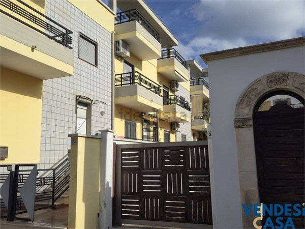 appartamento in vendita ad Adelfia in zona Canneto