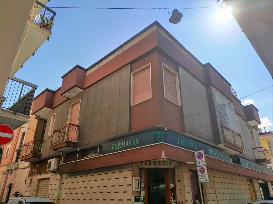 appartamento in vendita ad Adelfia in zona Canneto