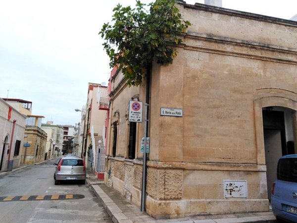 casa indipendente in vendita ad Adelfia in zona Canneto