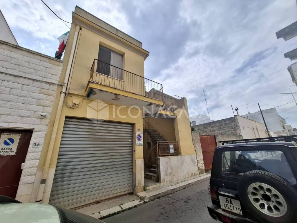 casa indipendente in vendita ad Adelfia in zona Canneto
