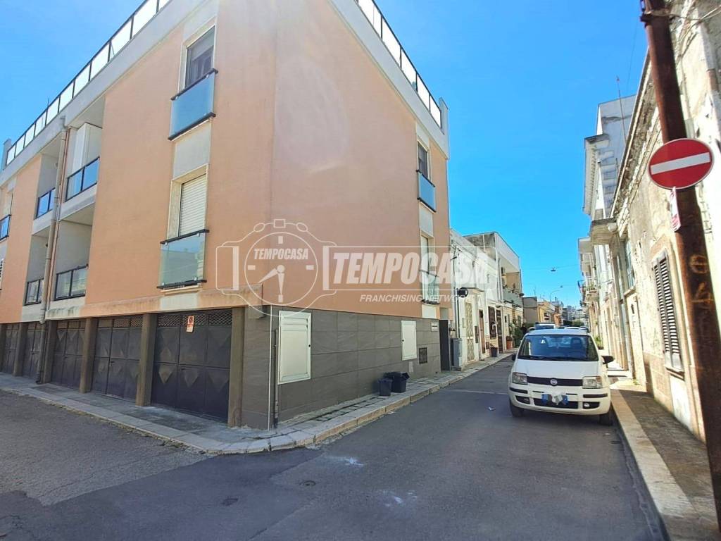 appartamento in vendita ad Adelfia in zona Canneto
