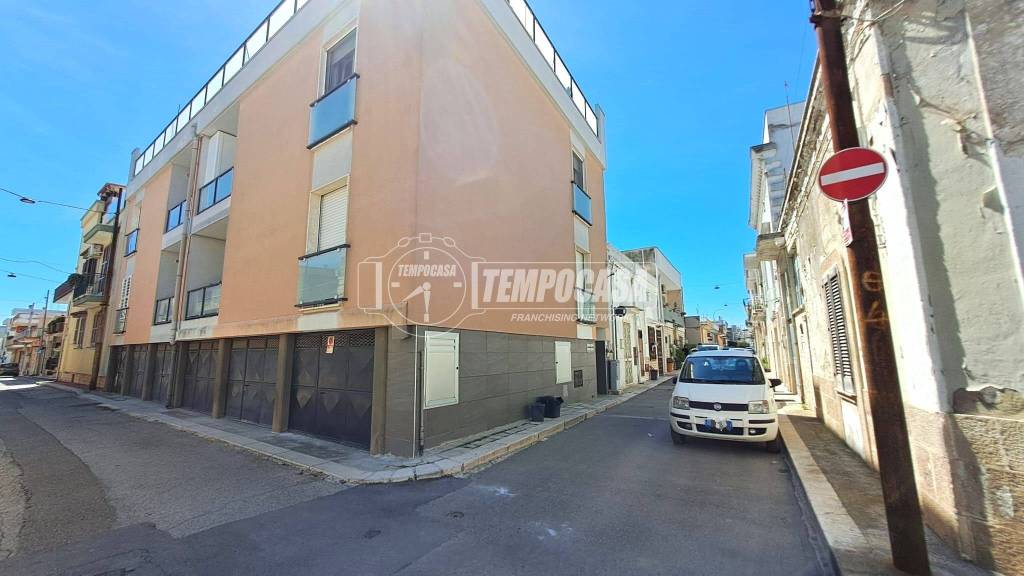 appartamento in vendita ad Adelfia in zona Canneto