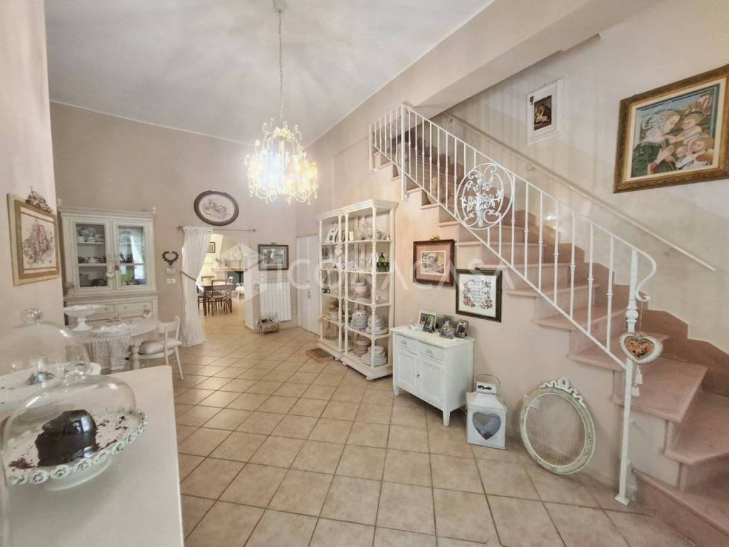 casa indipendente in vendita ad Adelfia in zona Canneto