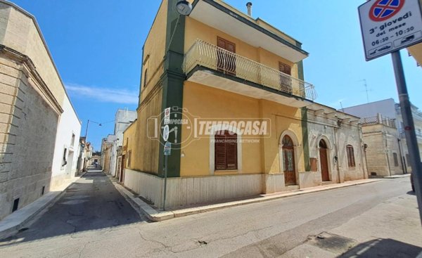 casa indipendente in vendita ad Adelfia in zona Canneto