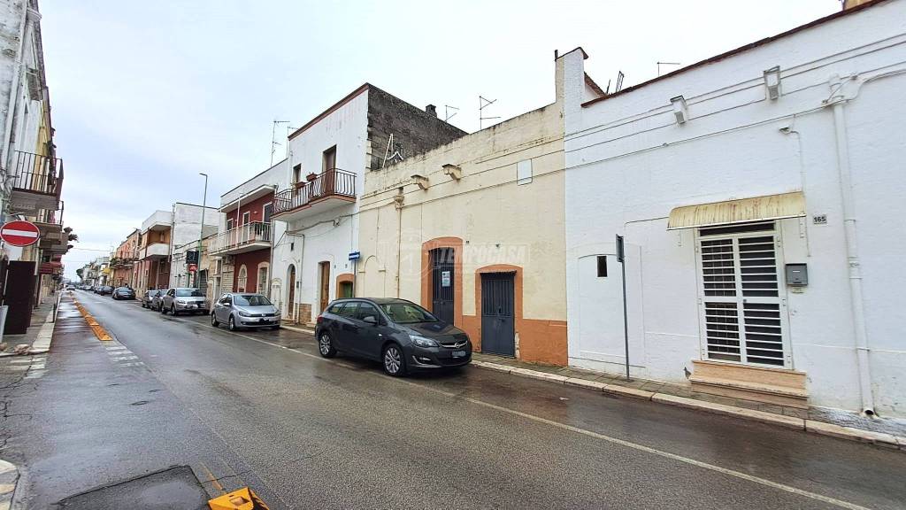 casa indipendente in vendita ad Adelfia in zona Canneto