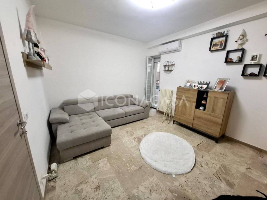 appartamento in vendita ad Adelfia in zona Canneto