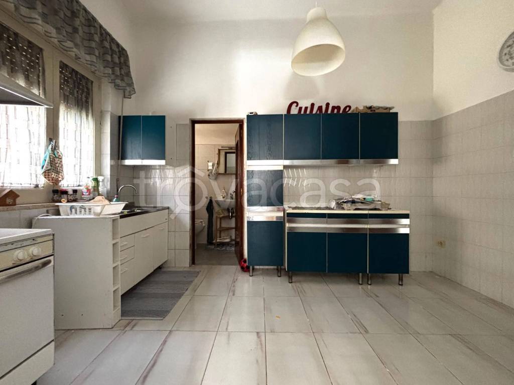 casa indipendente in vendita ad Adelfia in zona Canneto