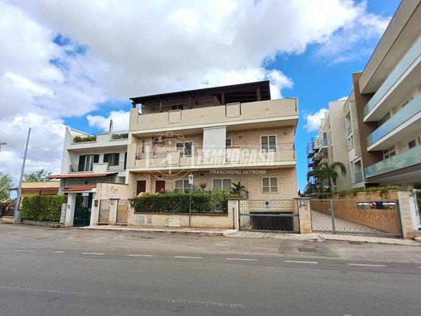 appartamento in vendita ad Adelfia in zona Canneto