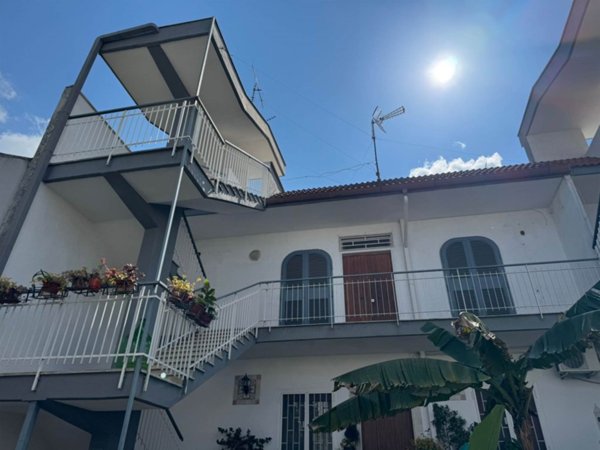 appartamento in vendita ad Adelfia in zona Canneto