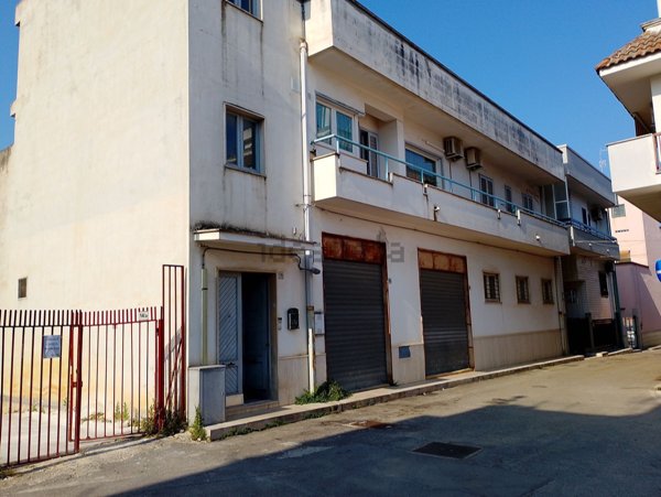 casa indipendente in vendita ad Adelfia in zona Canneto