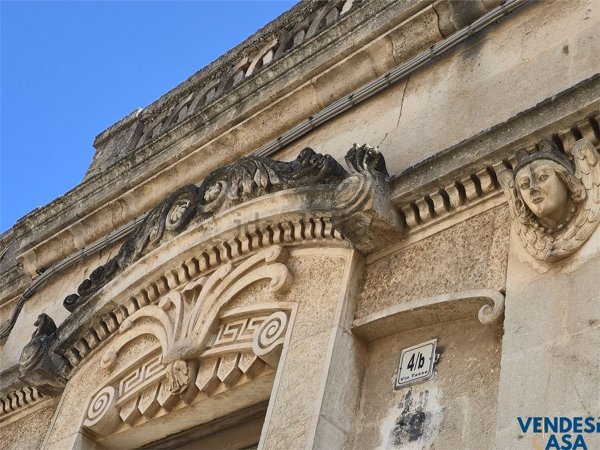 pentavano in vendita ad Adelfia in zona Canneto