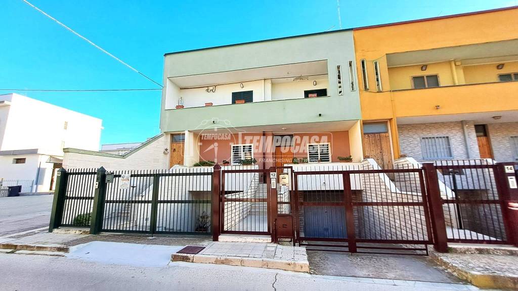 appartamento in vendita ad Adelfia in zona Canneto