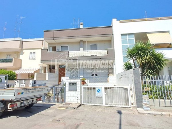 appartamento in vendita ad Adelfia in zona Canneto