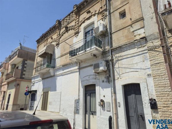 casa indipendente in vendita ad Adelfia in zona Canneto