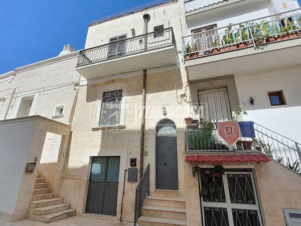 casa indipendente in vendita ad Adelfia in zona Canneto