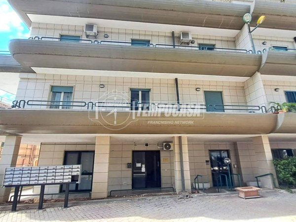 appartamento in vendita ad Adelfia in zona Canneto