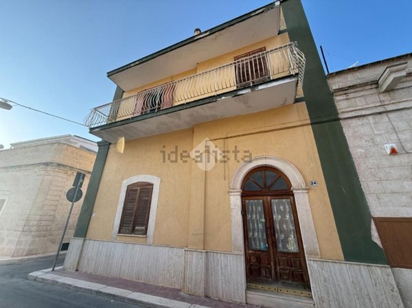 casa indipendente in vendita ad Adelfia in zona Canneto
