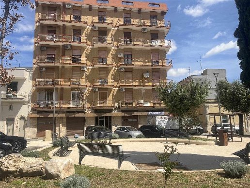 appartamento in vendita ad Adelfia in zona Canneto