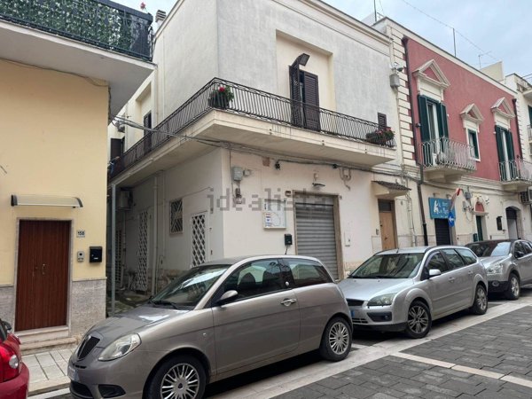 locale commerciale in vendita ad Adelfia in zona Canneto