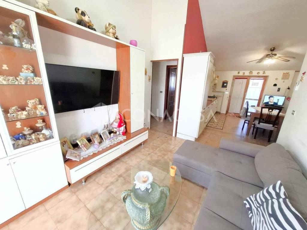 appartamento in vendita ad Adelfia in zona Canneto