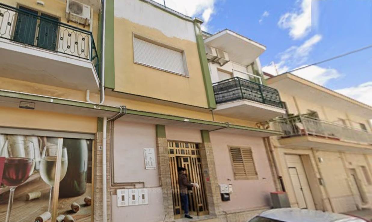 appartamento in vendita ad Adelfia in zona Canneto