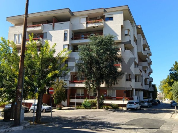 appartamento in vendita ad Adelfia in zona Canneto