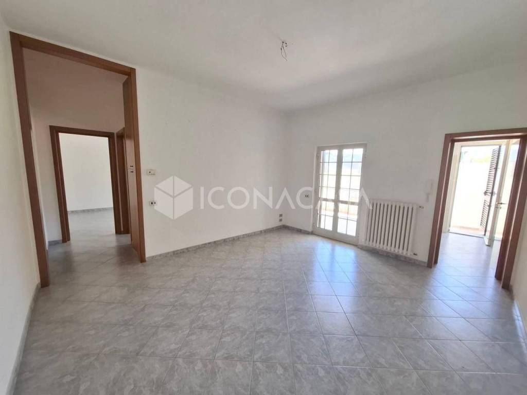 appartamento in vendita ad Adelfia in zona Canneto