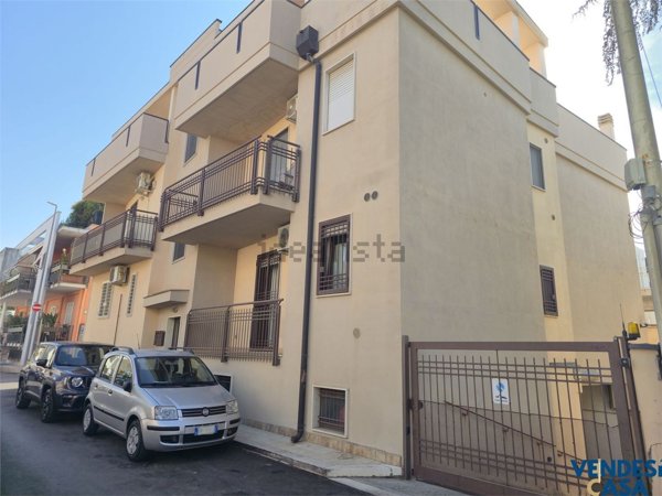 appartamento in vendita ad Adelfia in zona Canneto