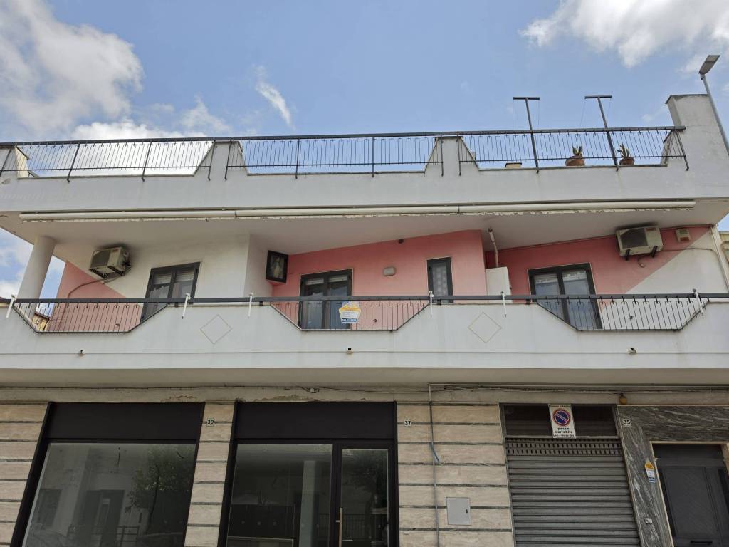 appartamento in vendita ad Adelfia in zona Canneto