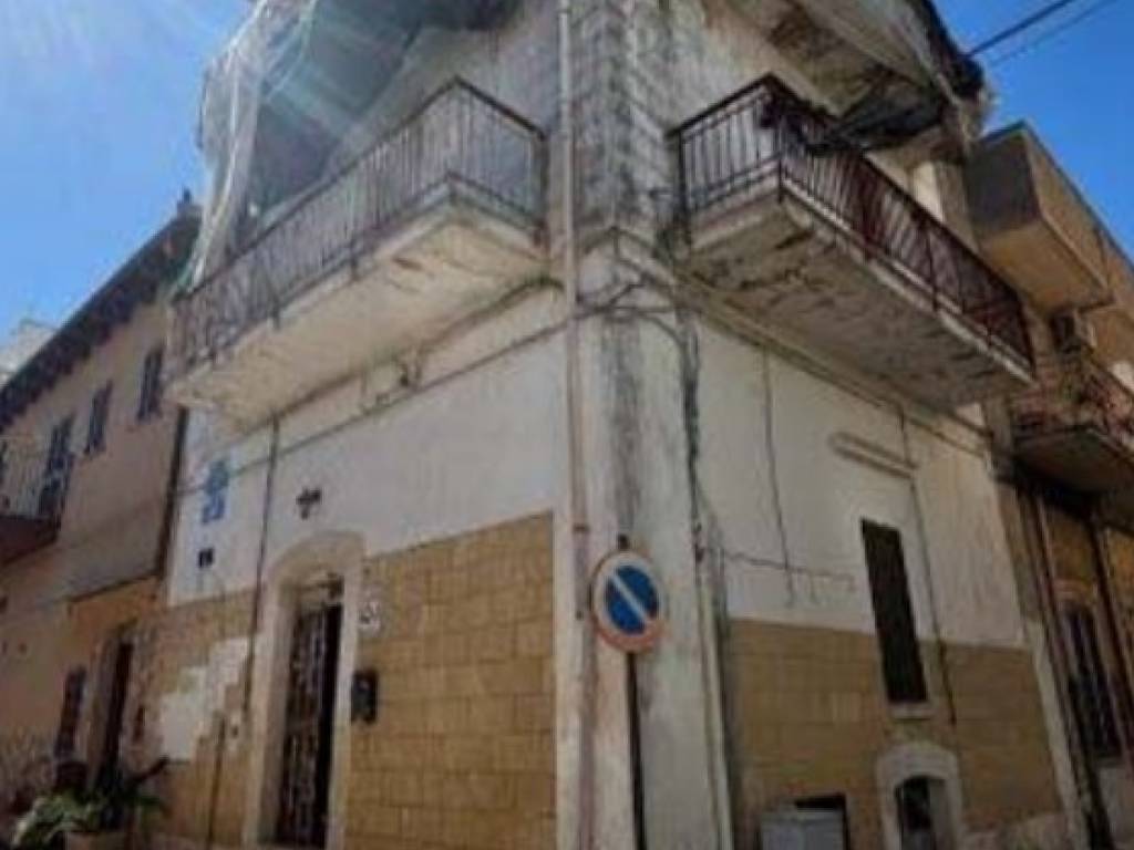 appartamento in vendita ad Adelfia in zona Canneto