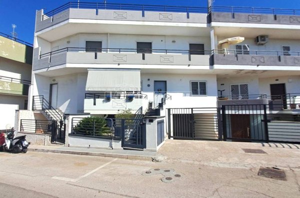 casa indipendente in vendita ad Adelfia in zona Canneto
