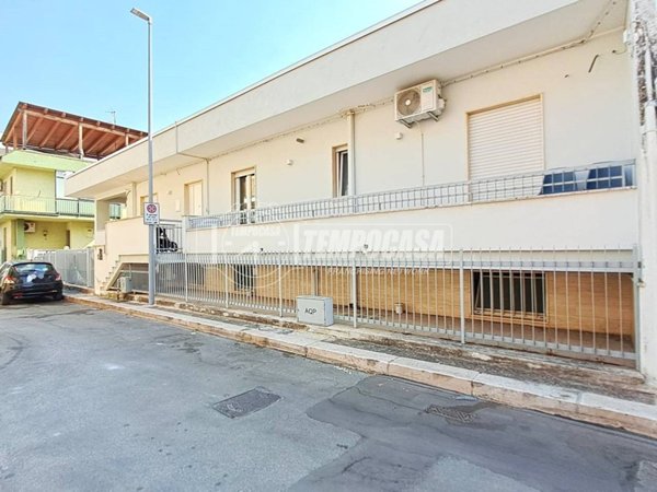 casa indipendente in vendita ad Adelfia in zona Canneto