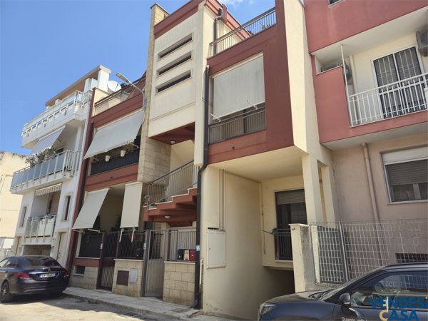 appartamento in vendita ad Adelfia in zona Canneto