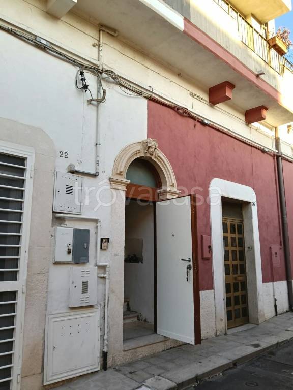 appartamento in vendita ad Adelfia in zona Canneto
