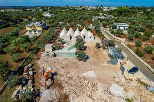 casa indipendente in vendita ad Alberobello in zona Coreggia