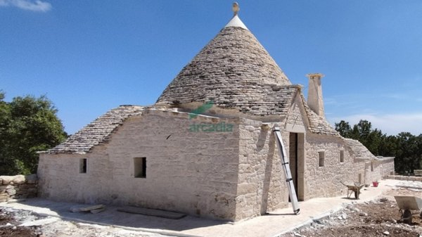casa indipendente in vendita ad Alberobello in zona San Leonardo