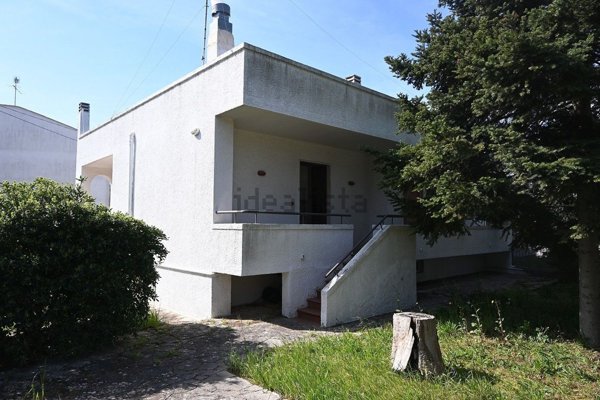 casa indipendente in vendita ad Alberobello in zona Coreggia