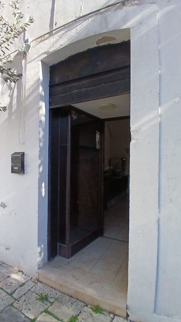 locale commerciale in vendita ad Alberobello