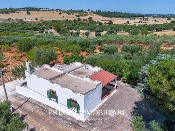 casa indipendente in vendita ad Alberobello in zona Coreggia