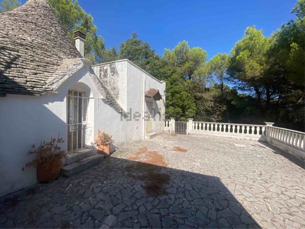 casa indipendente in vendita ad Alberobello in zona San Leonardo