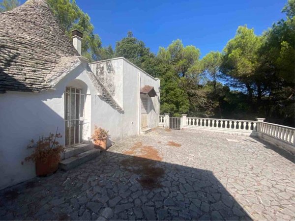 casa indipendente in vendita ad Alberobello in zona San Leonardo