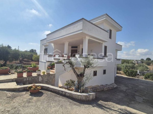 casa indipendente in vendita ad Alberobello in zona Coreggia