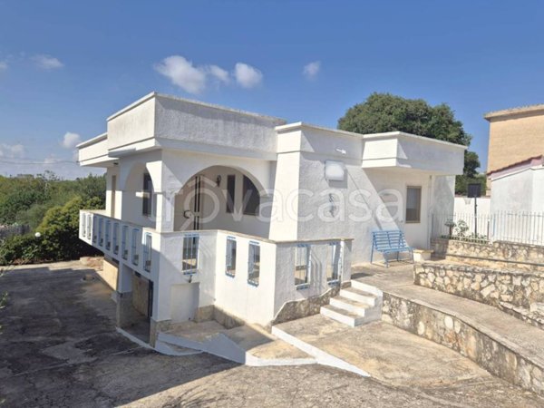 casa indipendente in vendita ad Alberobello in zona Coreggia