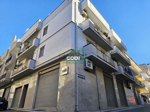 locale commerciale in vendita ad Altamura