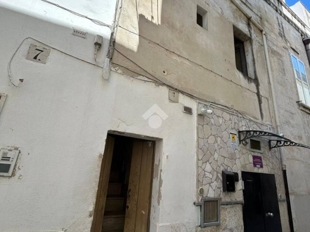 casa indipendente in vendita ad Altamura in zona Centro Storico