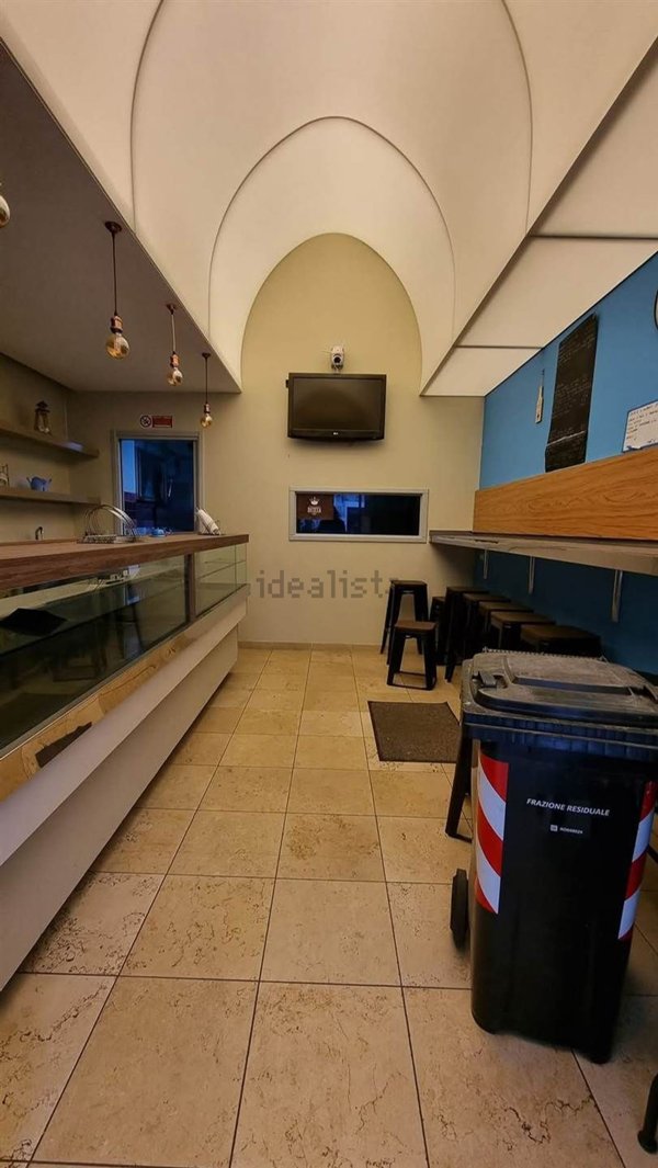 locale commerciale in vendita ad Altamura