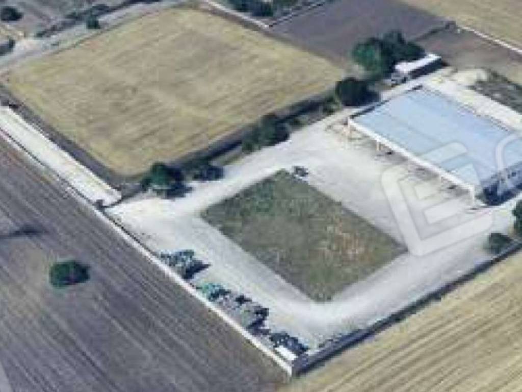 locale commerciale in vendita ad Altamura