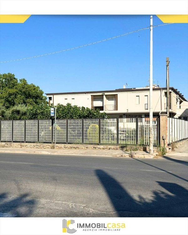 locale commerciale in vendita ad Altamura