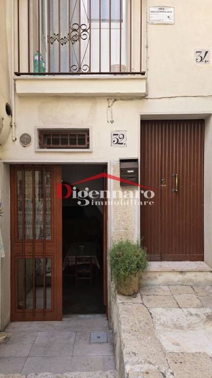 casa indipendente in vendita ad Altamura in zona Centro Storico