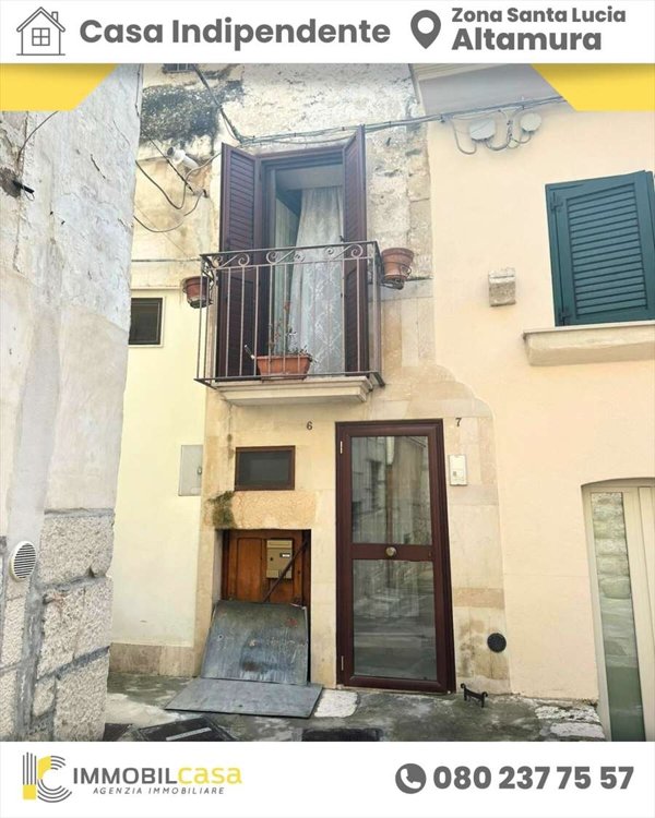 casa indipendente in vendita ad Altamura in zona Centro Storico